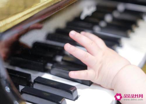 五个月宝宝正常智力表现