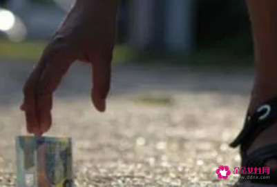 梦见别人拦住不让走