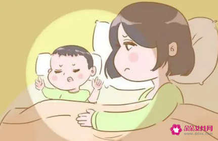 新生儿老是想吃奶