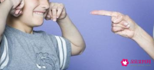 孩子不听话父母千万不能乱吓唬