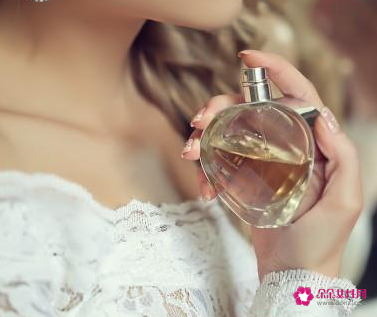 怎么喷香水持久留香