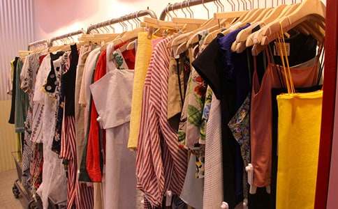 梦见红衣服什么意思