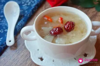 银耳不能和什么一起吃