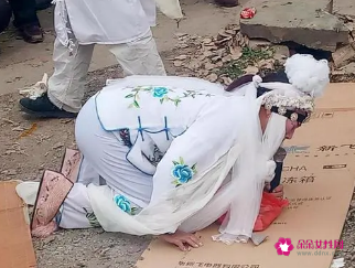 梦见爷爷去世回去奔丧