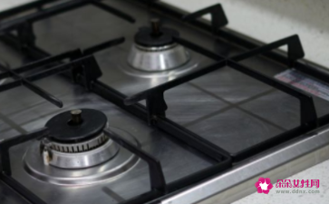 先燃气点火还是先装燃气灶