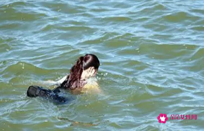 梦见落水里又爬起来了