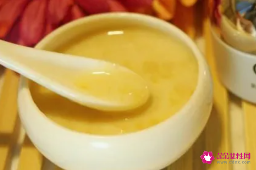 教你DIY自制晒后修复面膜