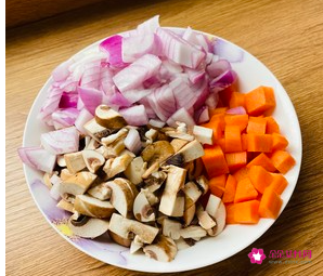 鸡肉卤肉饭的做法及配料