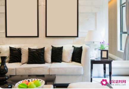 客厅里一般挂什么字好