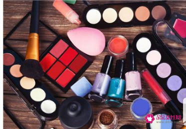 黄皮适合什么颜色的粉底液