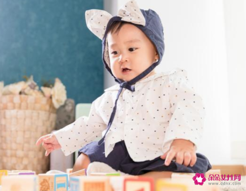婴儿乱投东西是种不良行为吗