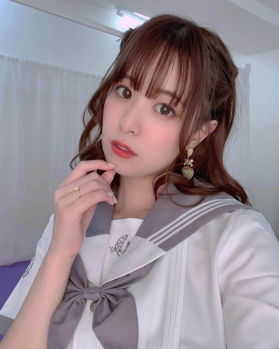 性格随和的邻家妹妹，也有反差的一面