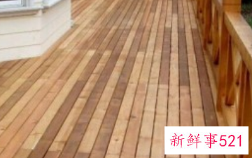 楼顶露天阳台地面铺什么好