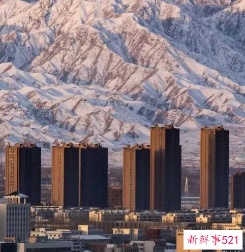 姜保红：大学时号称校花，委身40余官员靠升职器上位