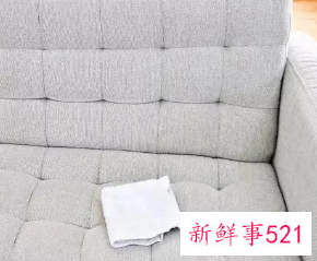 布沙发上的污渍用什么可以洗掉