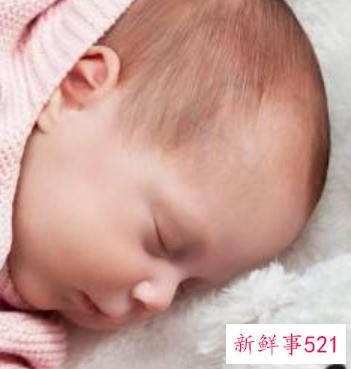 宝宝呼吸粗的原因