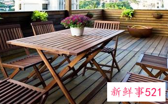 楼顶露天阳台地面铺什么好