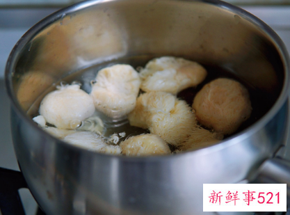 猴头菇煲鸡汤放什么好