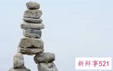 梦见向水井中丢石头是什么意思