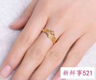 女性金戒指戴哪个手指