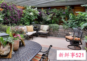 楼顶露天阳台地面铺什么好