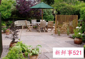 楼顶露天阳台地面铺什么好