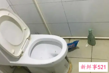 梦到上厕所很脏是什么意思