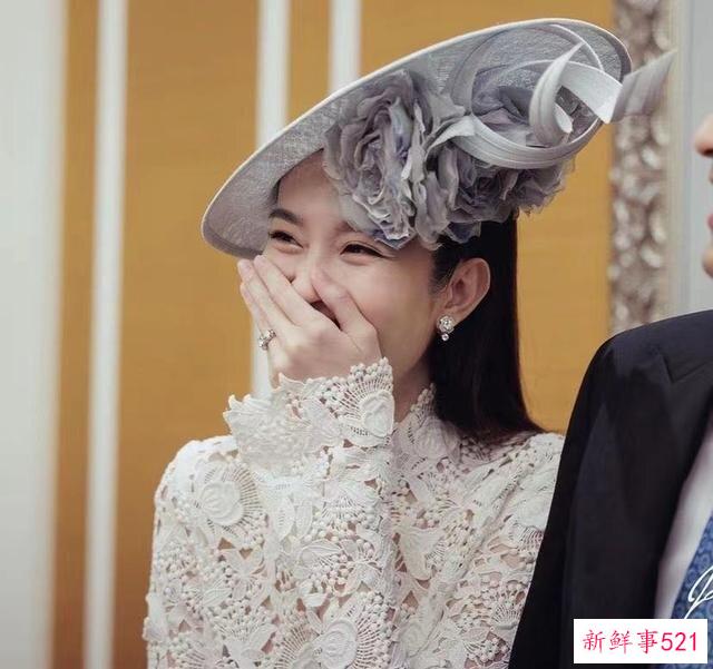 泰国最美变性女星开单身派对，即将结婚