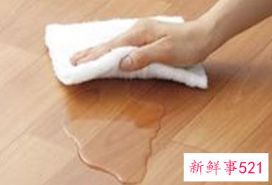 厨房地面有油滑怎么办