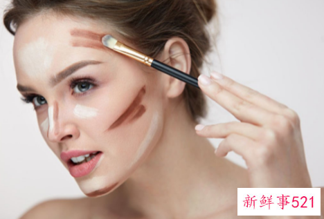 炎夏不脱妆的3个化妆小技巧