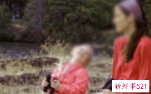 母亲还在世却梦见去祭拜母亲是什么寓意