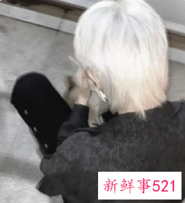 短发染什么颜色好看显白