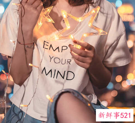 拍照姿势女有哪些的