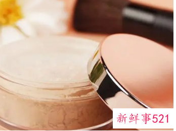 脸上油直接用散粉可以吗