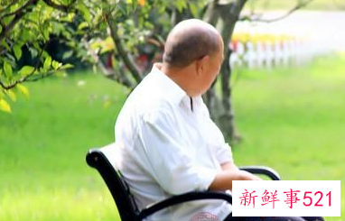 低血糖的症状或表现吃什么好