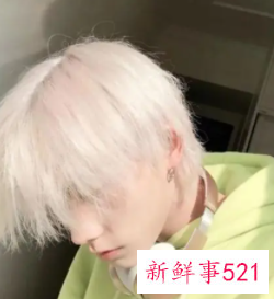 短发染什么颜色好看显白