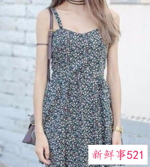 吊带裙怎么穿上去