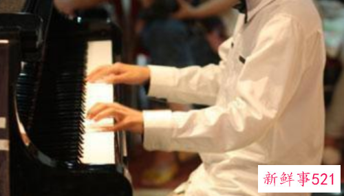 孩子从小学钢琴促进智力开发培养耐力