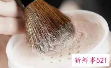 脸上油直接用散粉可以吗