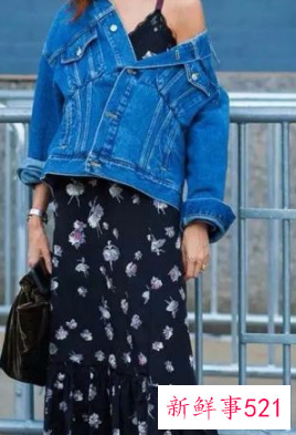 吊带裙怎么穿上去