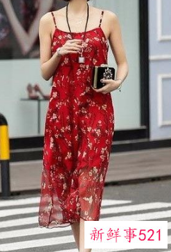 吊带裙怎么穿上去