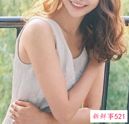 拍照姿势女有哪些的