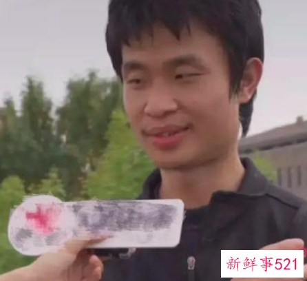 北大数学大神为何总喜欢拎矿泉水