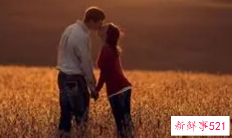 梦见和陌生的女人接吻