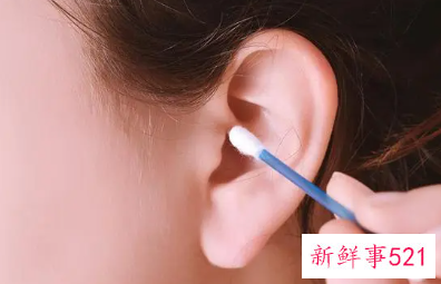 耳朵进水了如何处理