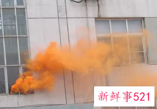 梦见屋里冒浓烟怎么回事