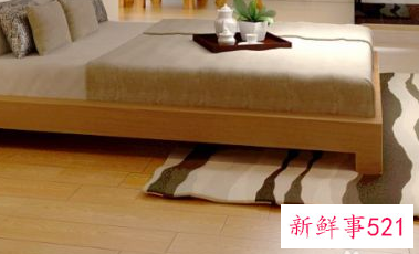 卧室木地板颜色怎么选温馨感