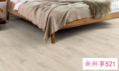 卧室木地板颜色怎么选温馨感