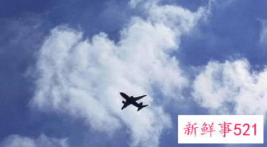 梦见好多飞机在天上飞咋回事