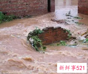 梦见财产被大水冲走